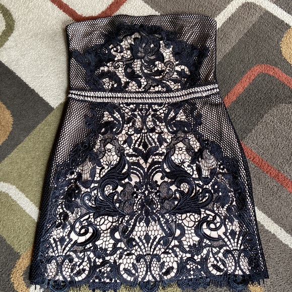 Express Black Lace/Nude Lining Strapless Mini Dress🖤 - Picture 13 of 13